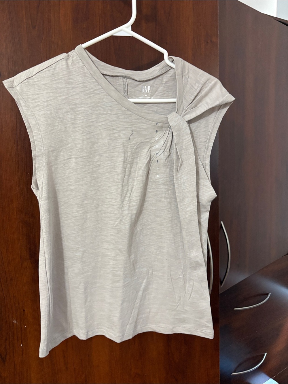 GAP Women’s Light Beige/Gray Sleeveless Tie-Neck Top